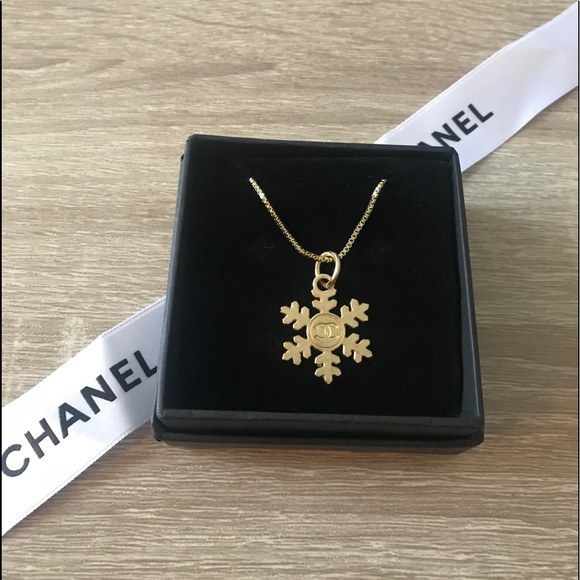 ❄️LAST ONE! Authentic Shiny CHANEL Snowflake Zipper-Pull❄️ - Picture 7 of 16